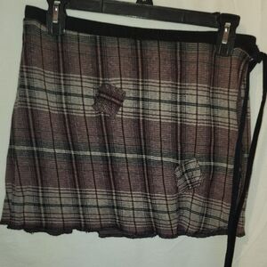 Chic Plaid Wrap Style Mini Skirt in Black and Dark Red
